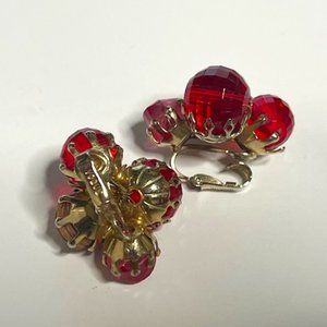 VTG Vogue Red Pink Lucite Beaded Gold Tone Clip On Earrings Signed
